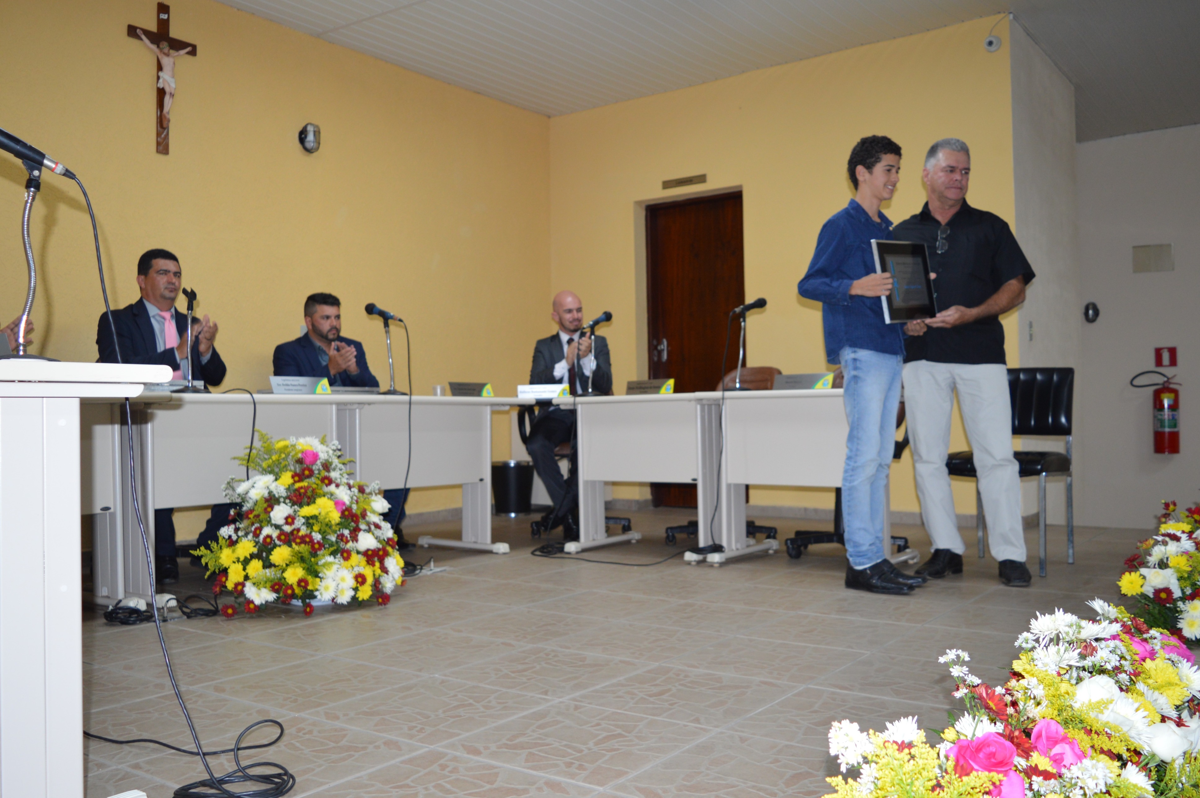 Entrega de títulos no aniversário da cidade em 2018