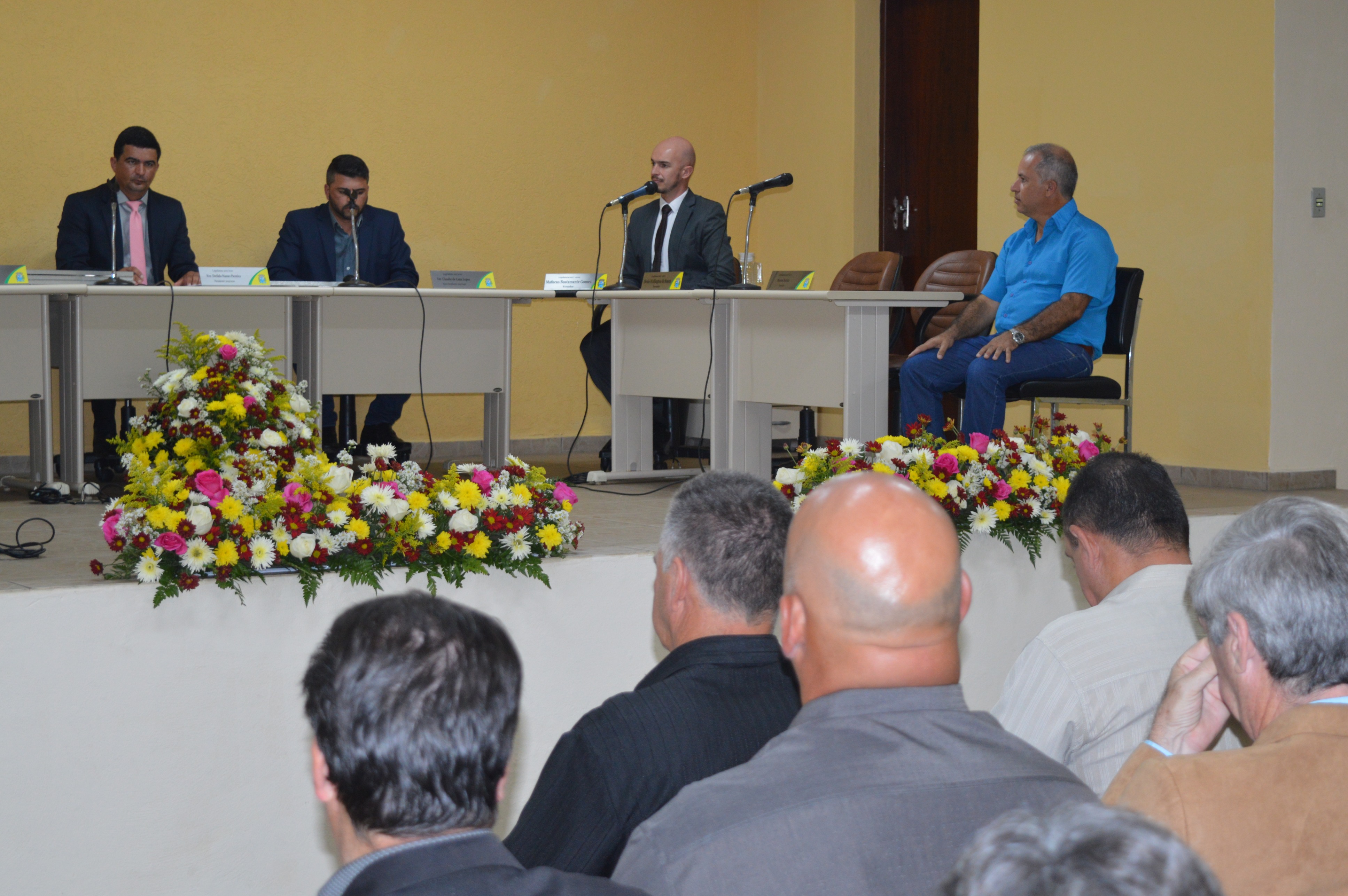 Entrega de títulos no aniversário da cidade em 2018