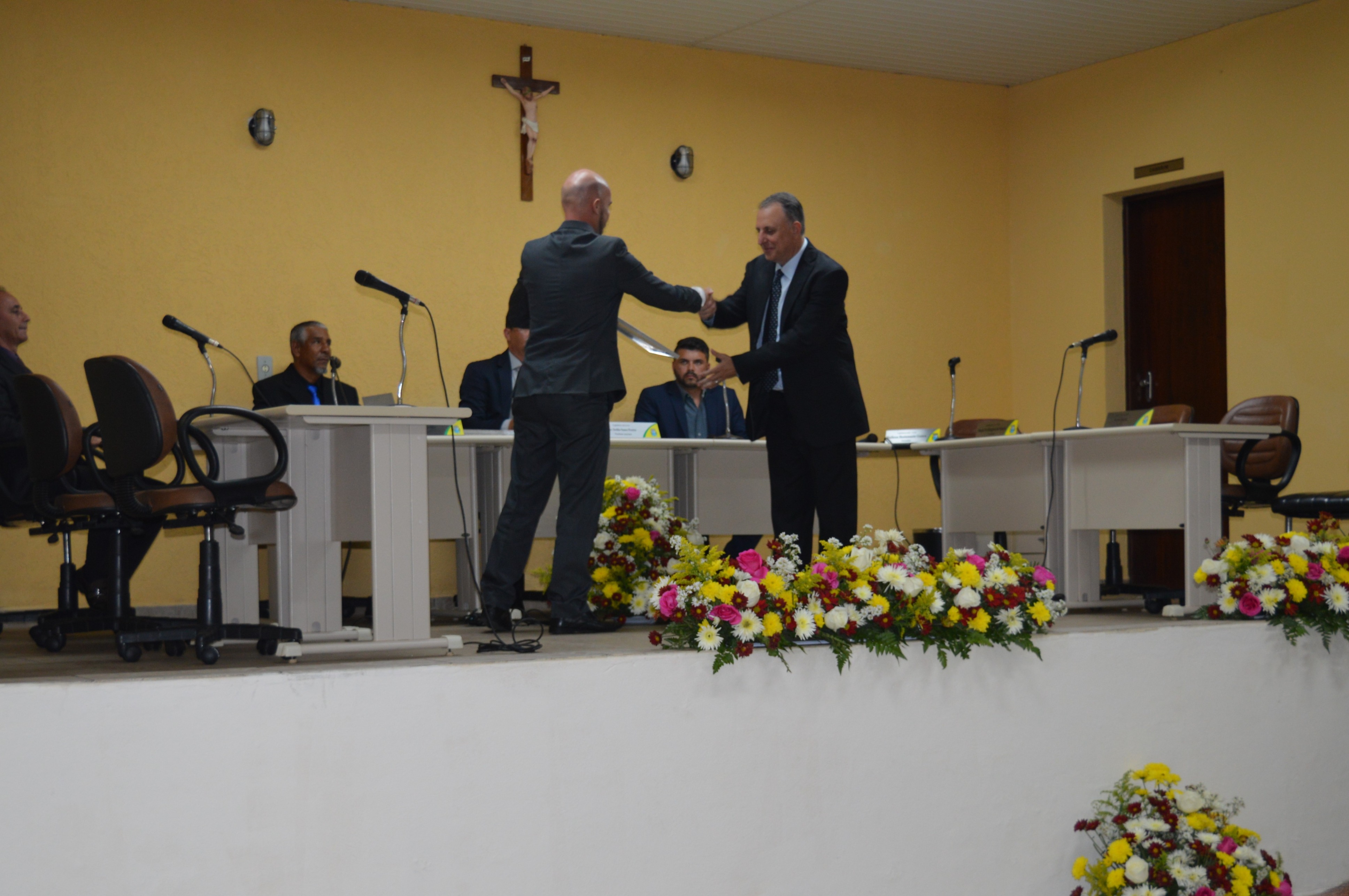 Entrega de títulos no aniversário da cidade em 2018