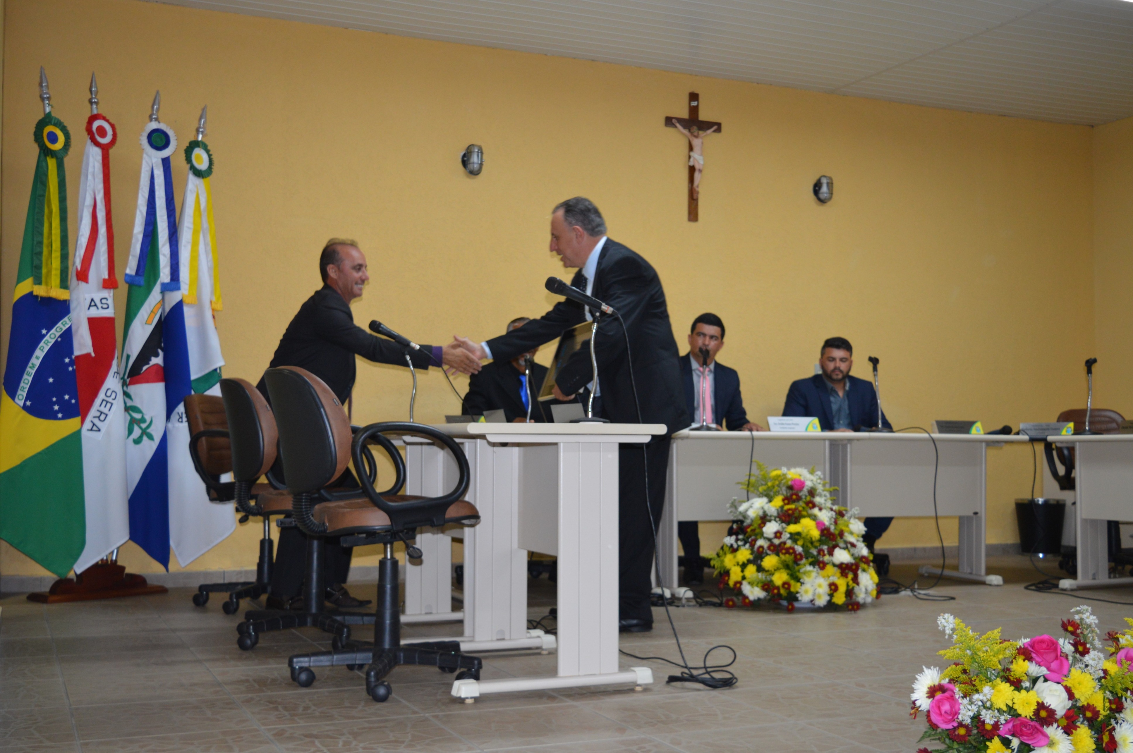 Entrega de títulos no aniversário da cidade em 2018