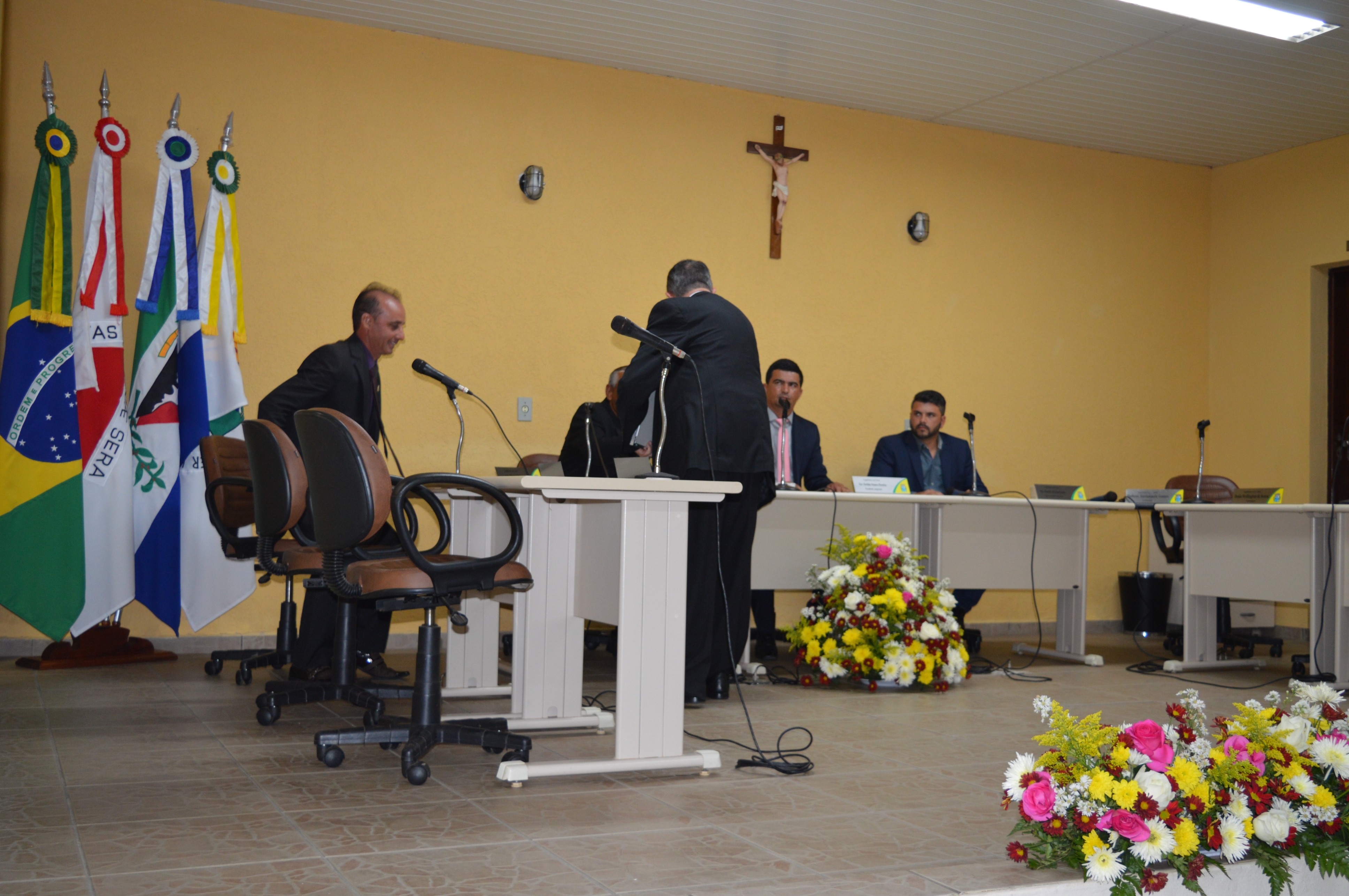 Entrega de títulos no aniversário da cidade em 2018