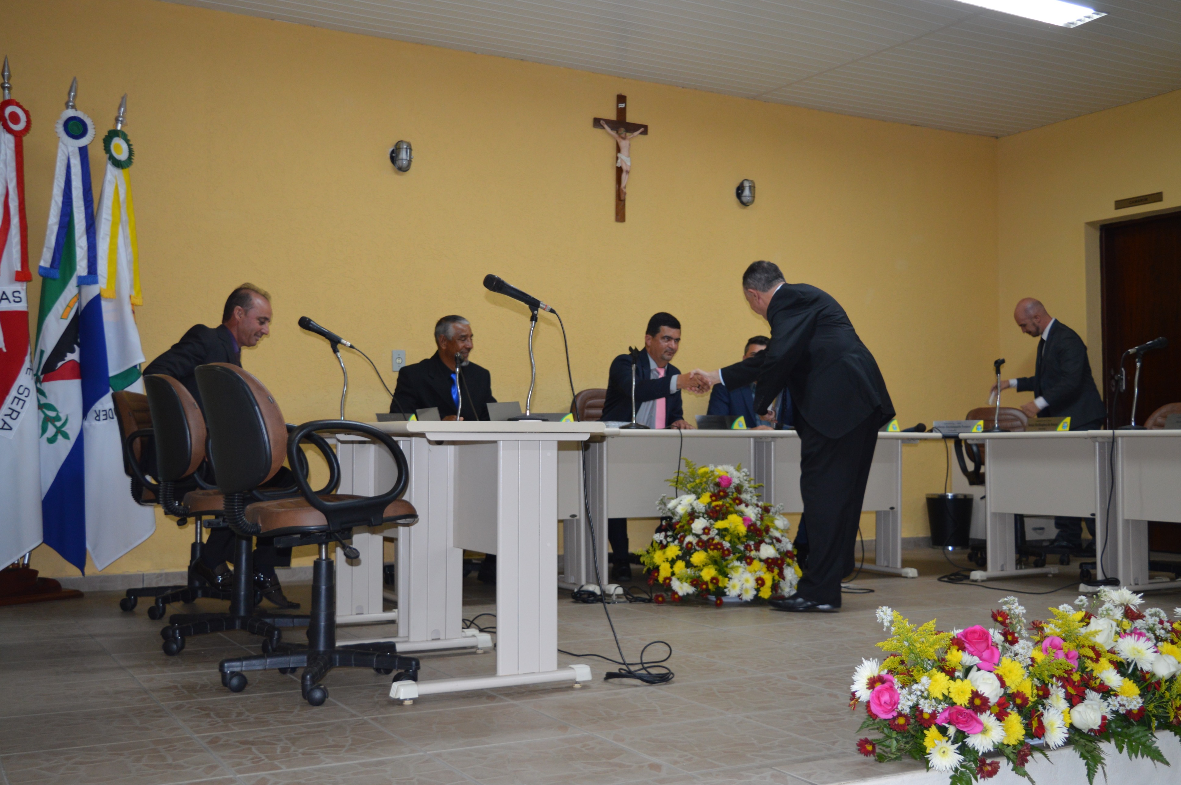 Entrega de títulos no aniversário da cidade em 2018