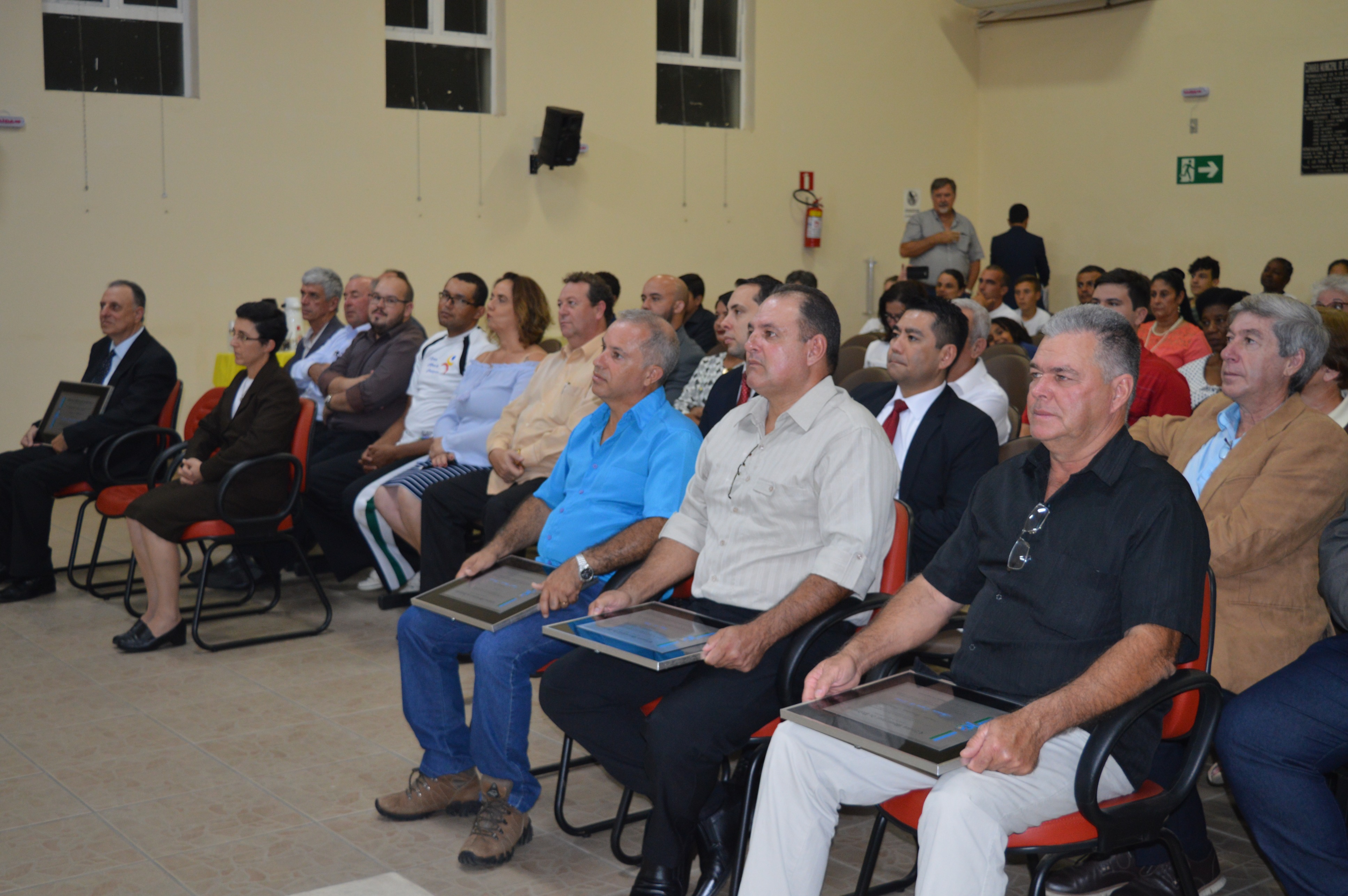 Entrega de títulos no aniversário da cidade em 2018