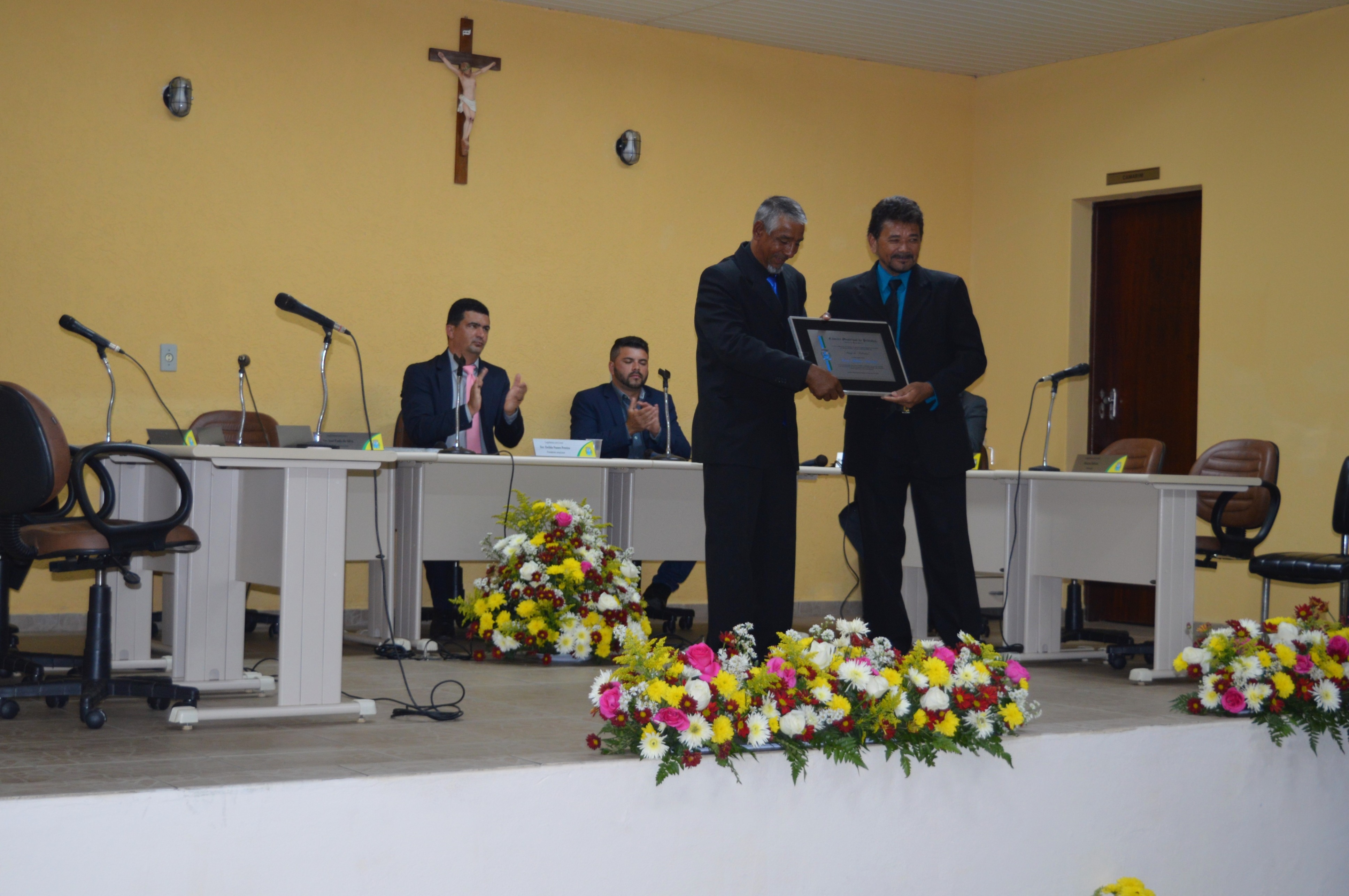 Entrega de títulos no aniversário da cidade em 2018