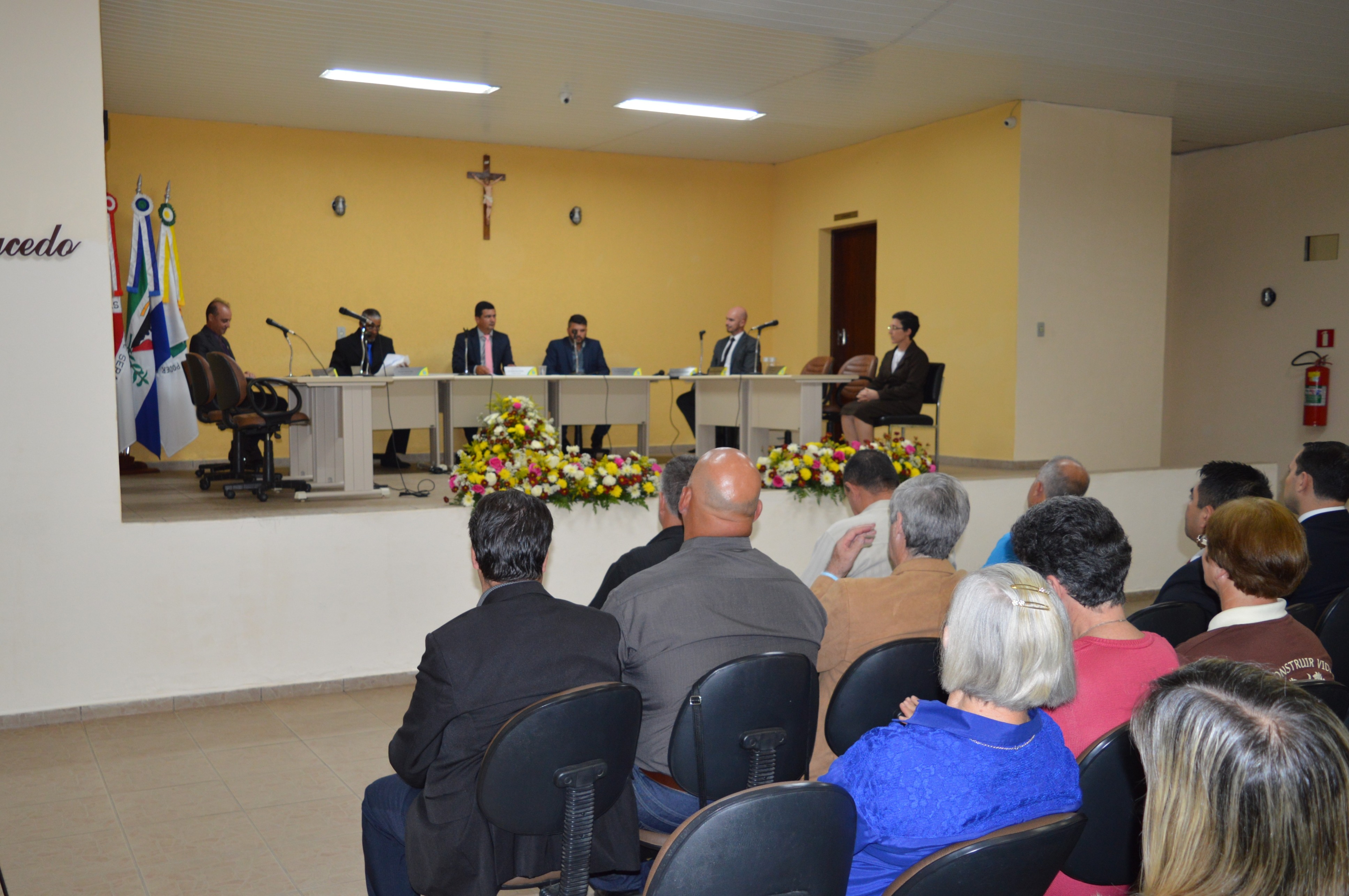 Entrega de títulos no aniversário da cidade em 2018