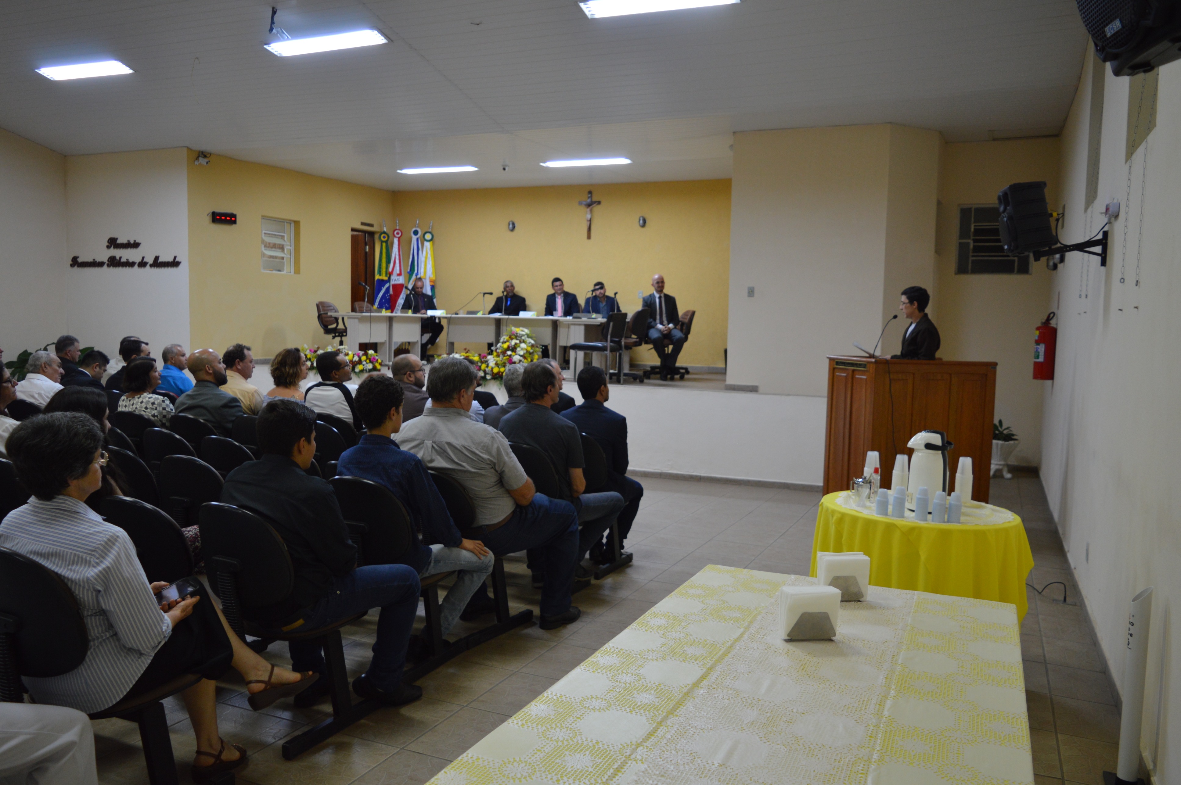 Entrega de títulos no aniversário da cidade em 2018