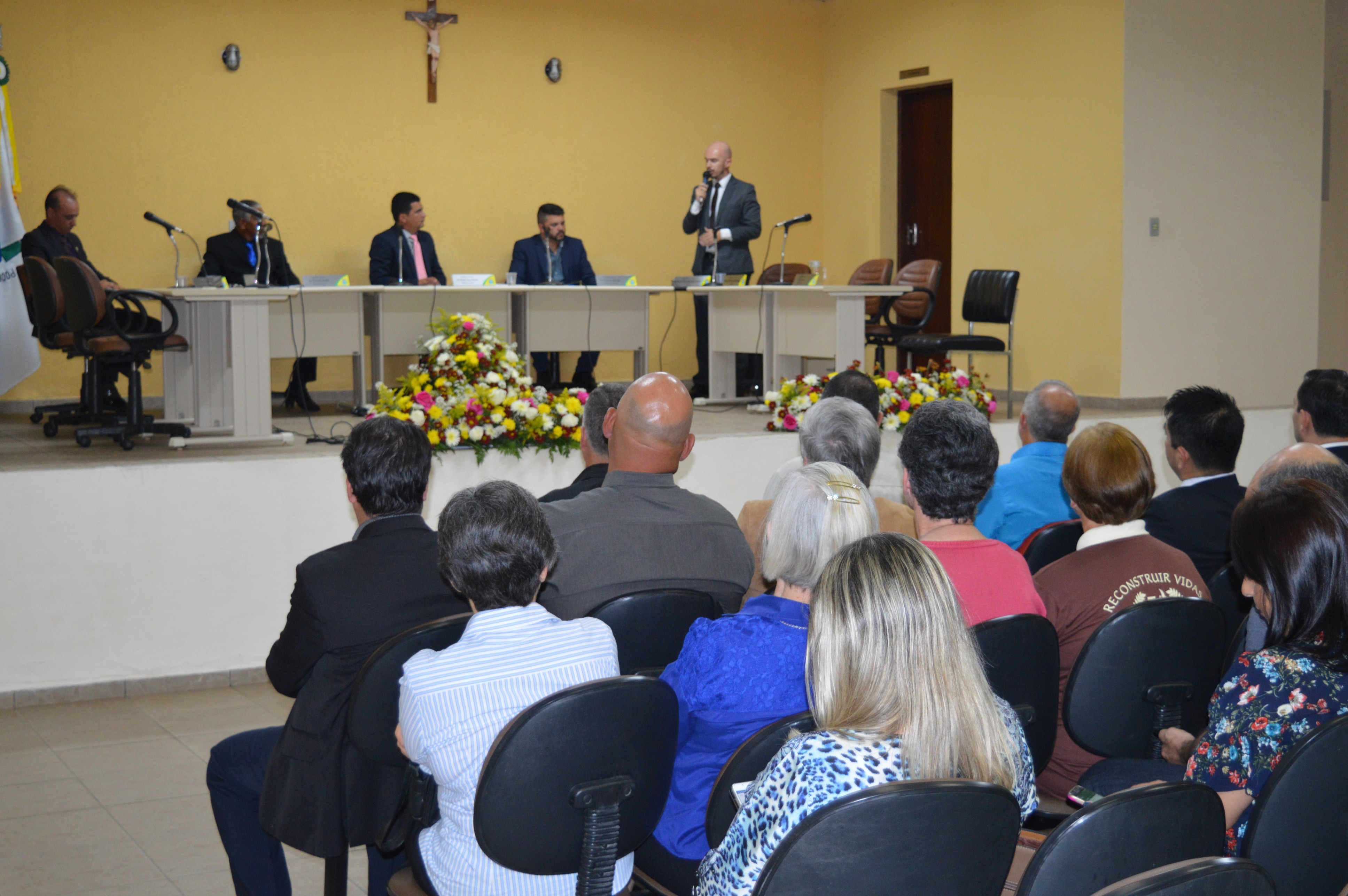 Entrega de títulos no aniversário da cidade em 2018