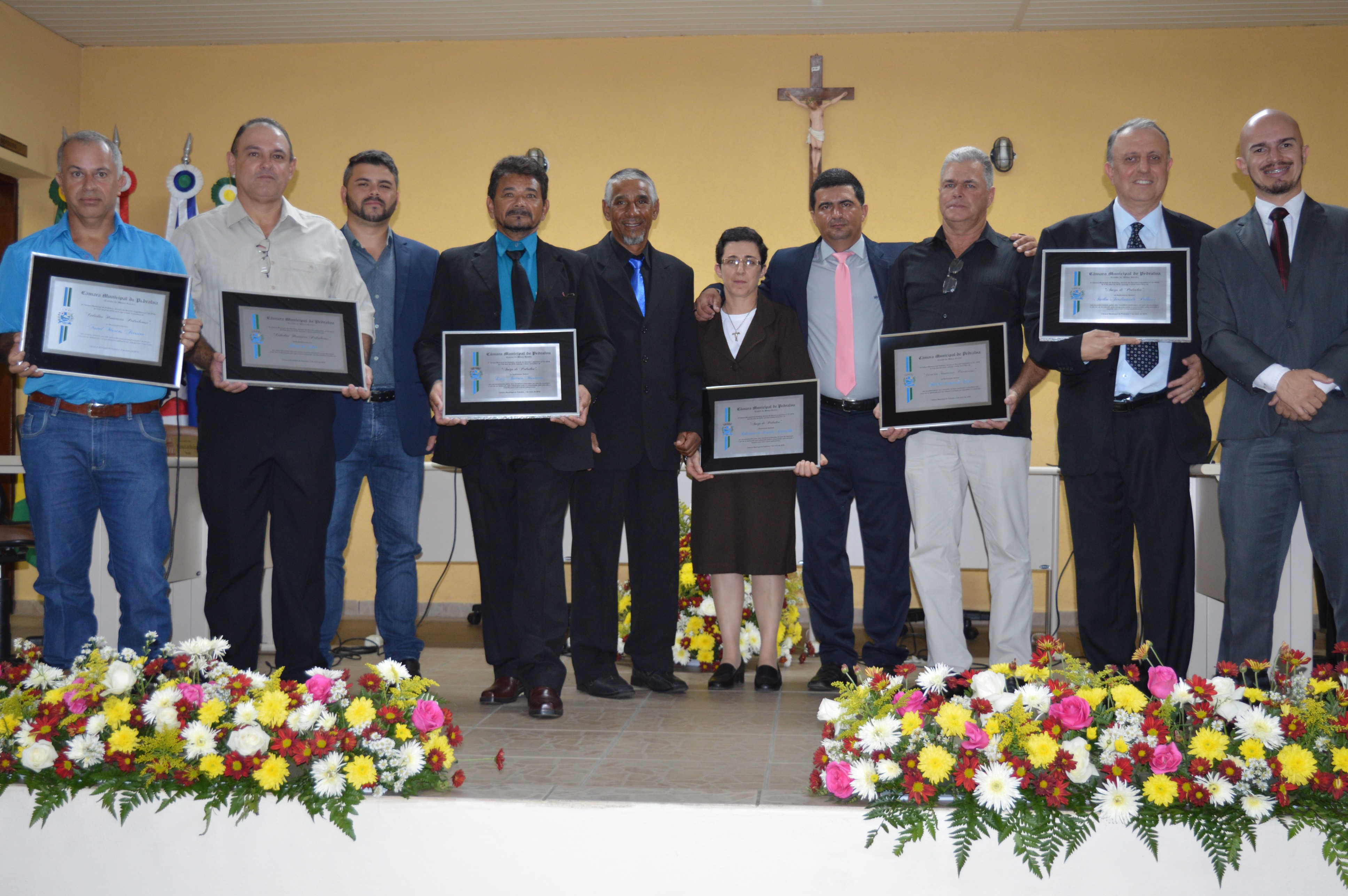 Entrega de títulos no aniversário da cidade em 2018
