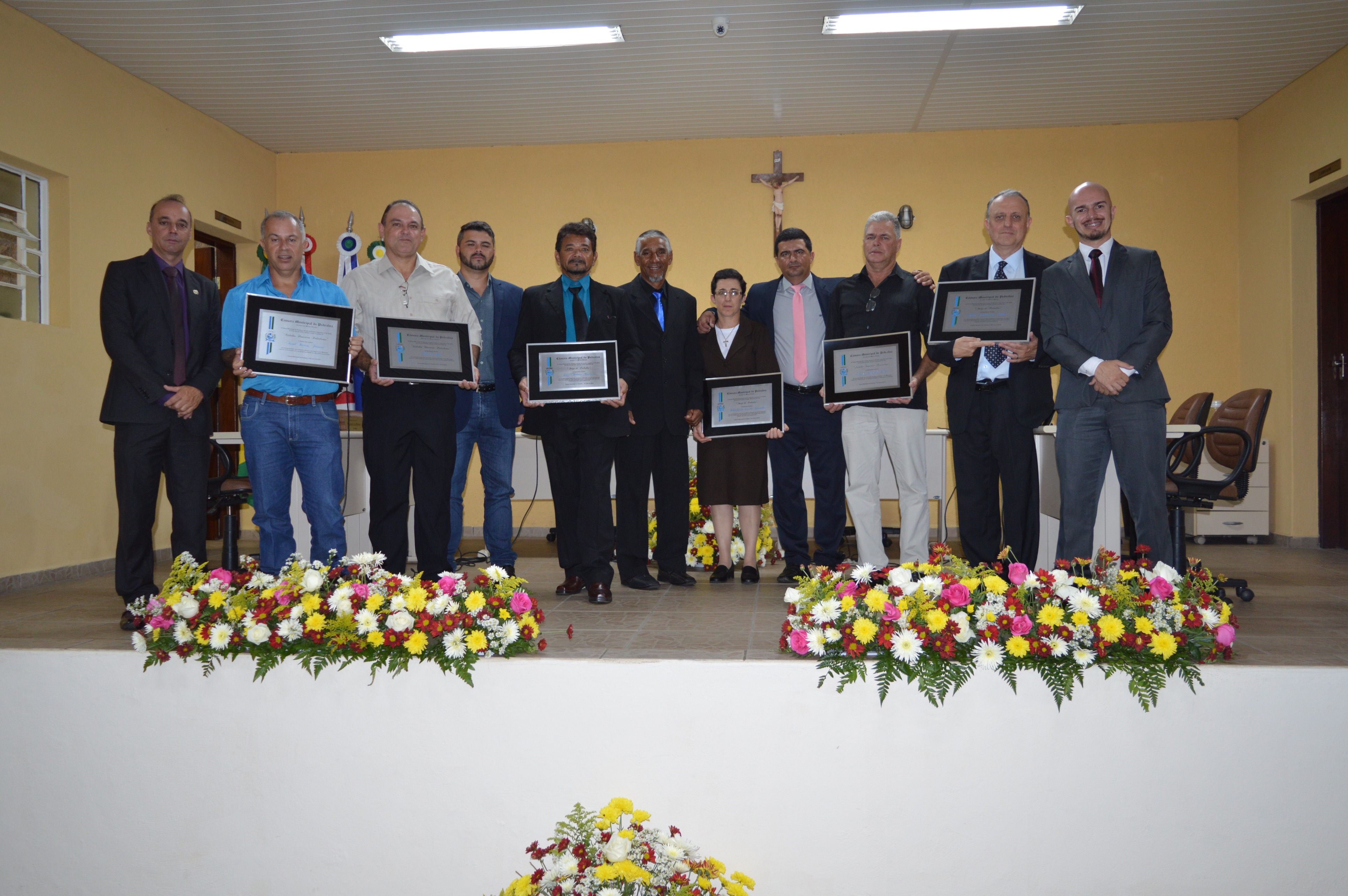 Entrega de títulos no aniversário da cidade em 2018